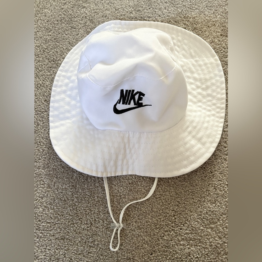 Nike Kids White Sun Hat